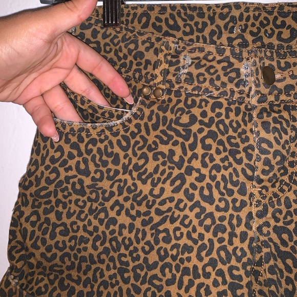 Leopard shorts 🐆 - Picture 2 of 4